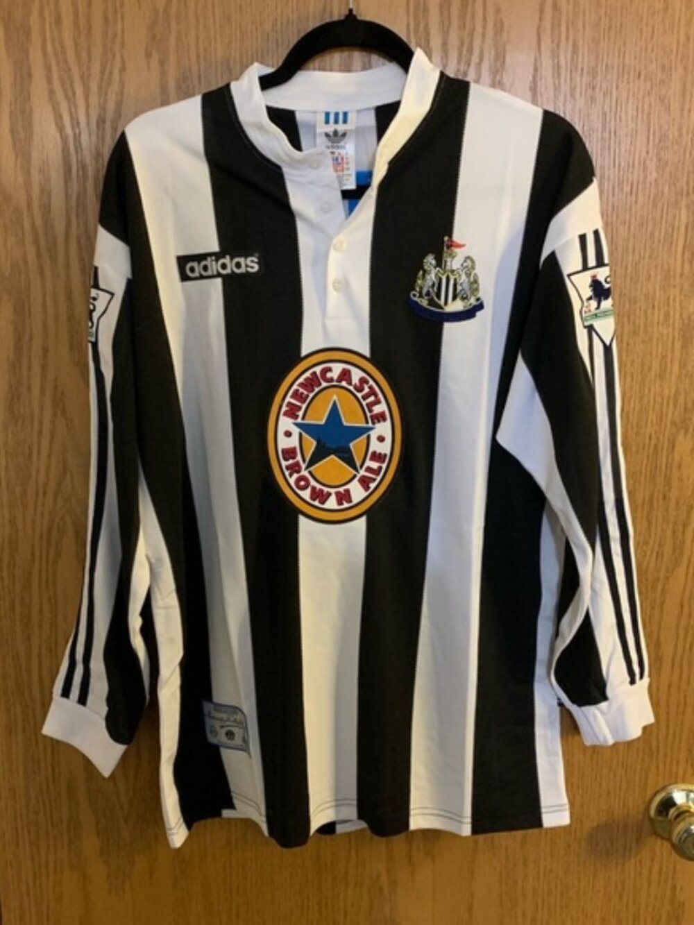 🌞⚽⚽ Retro Newcastle 95/97 Jersey